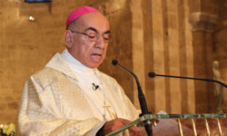 Il vescovo latino di Aleppo: «Pregate con noi! Qui la vita umana non conta più nulla»