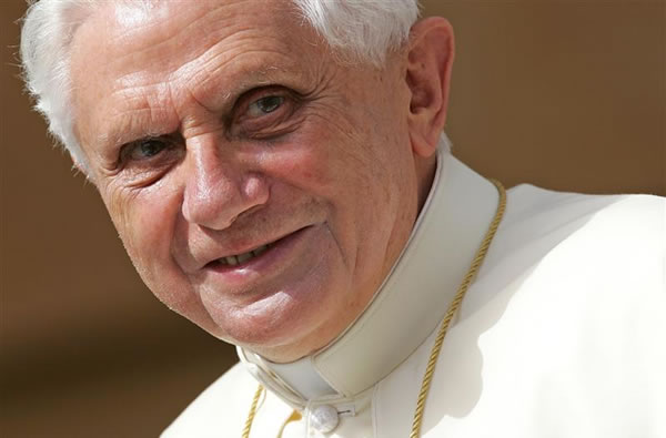 Benedetto XVI rinuncia al soglio di Pietro