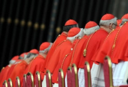 «In vista del Conclave adotta un cardinale!»