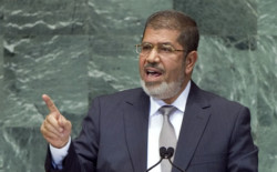 In Egitto prova di forza dei sostenitori del presidente Morsi