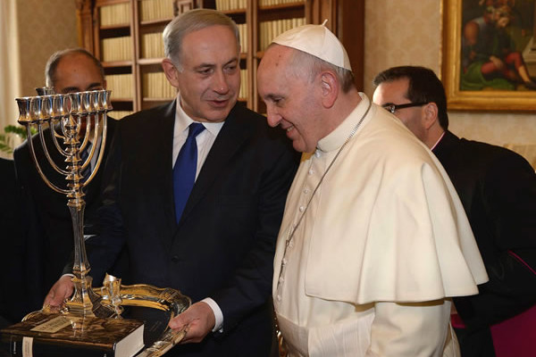 Papa Francesco e il premier israeliano Netanyahu a colloquio in Vaticano