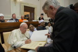 Nella Giornata per la pace il no del Papa a ogni genere di schiavismo