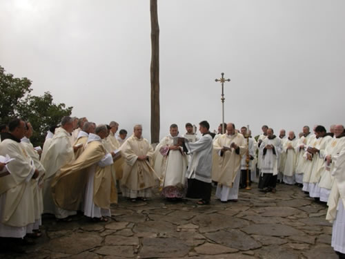 Il ministro generale presiede la celebrazione eucaristica alla Verna (Arezzo). (foto Ofm)