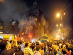 Al Cairo tra musulmani e cristiani di nuovo fuoco e fiamme