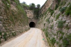 Tulkarem, il vecchio tunnel ferroviario attira turisti