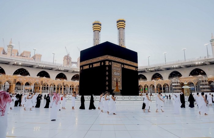 I musulmani tornano alla Mecca, a piccoli gruppi