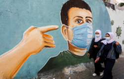 Vaccini, Israele corre e i palestinesi aspettano