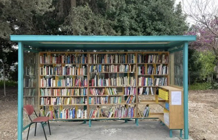 A Gerusalemme la prima biblioteca di strada trilingue