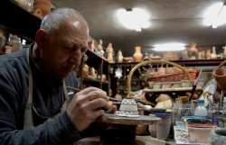 Fra tradizione e creatività, i vasai di Nazaret