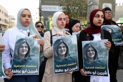 A Jenin uccisa la giornalista di <i>Al Jazeera</i> Shireen Abu Akleh