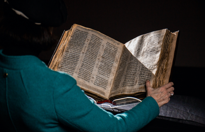 Presto all’asta il Codice Sassoon, la più antica Bibbia ebraica