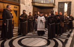 Origini e senso della processione dei frati al Santo Sepolcro